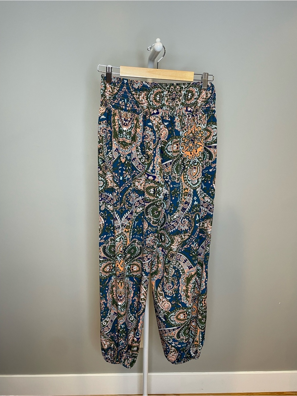 Gomorn Paisley Elastic-Waist Joggers in Navy and Green - Medium